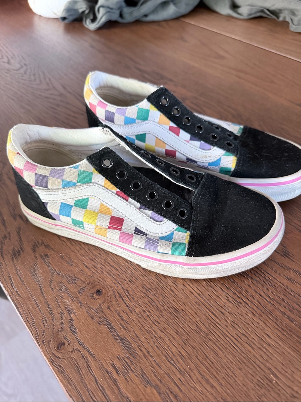 Kids Vans Low-Top Checkerboard Sneakers in Black and Multicolor size 1.5